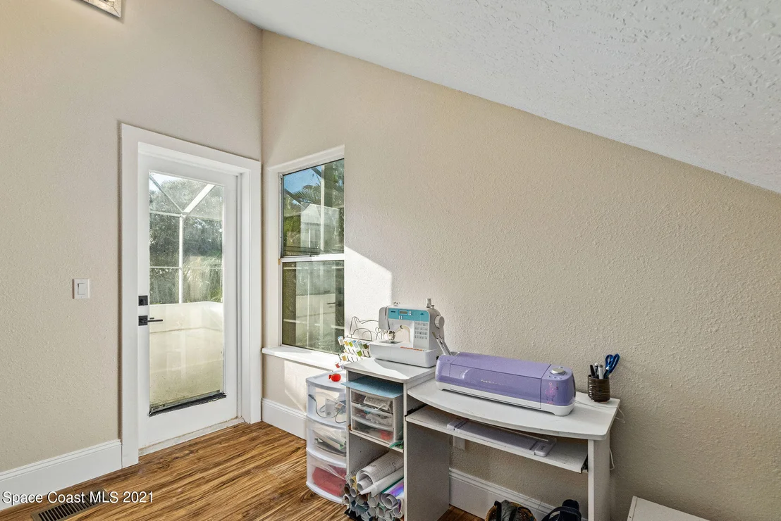 Photo of 472 Peregrine Drive