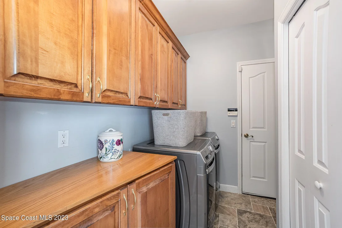 Photo of 320 2nd Avenue