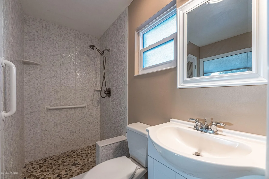 Photo of 1184 E Sun Circle