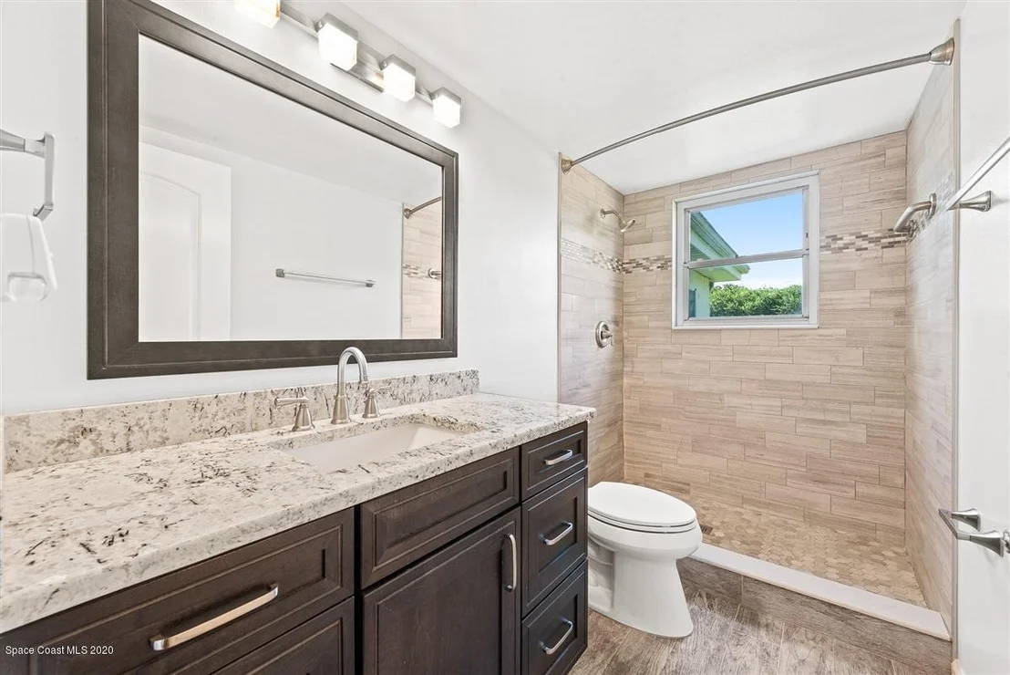 Photo of 1285 Hall Road
