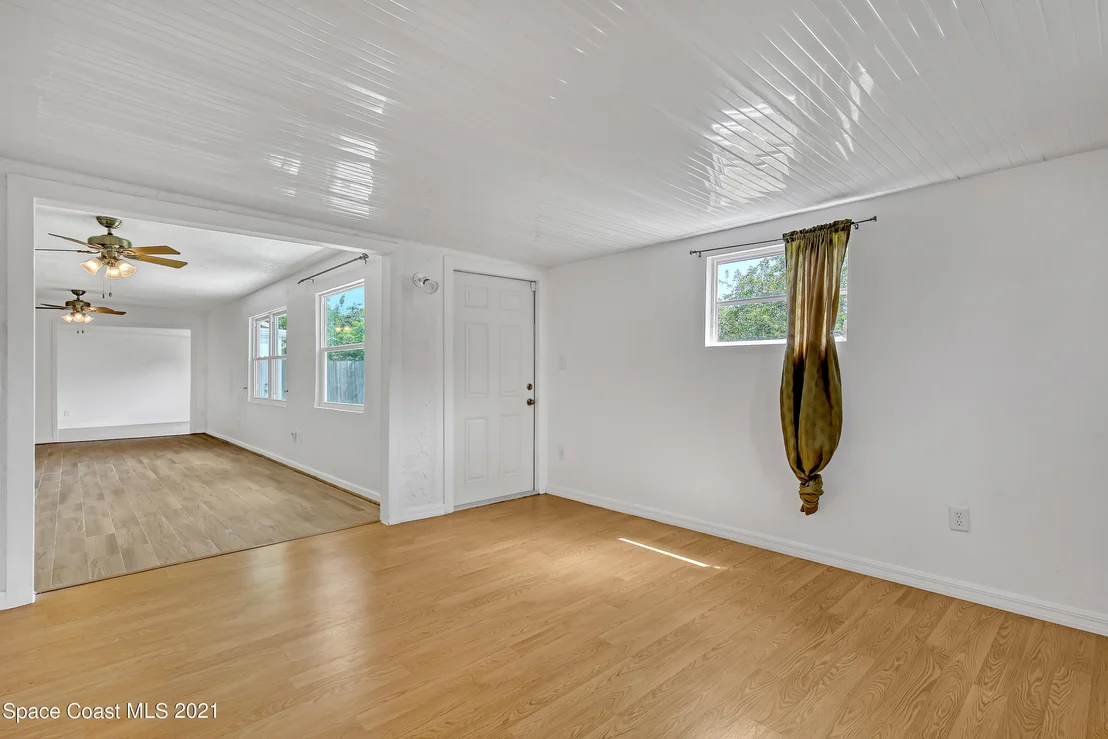 Photo of 1415 Cindy Circle NE