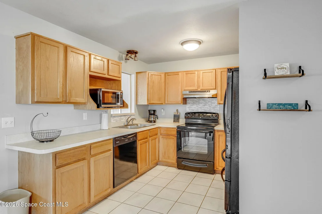 Photo of 995 Eyerly Lane NE
