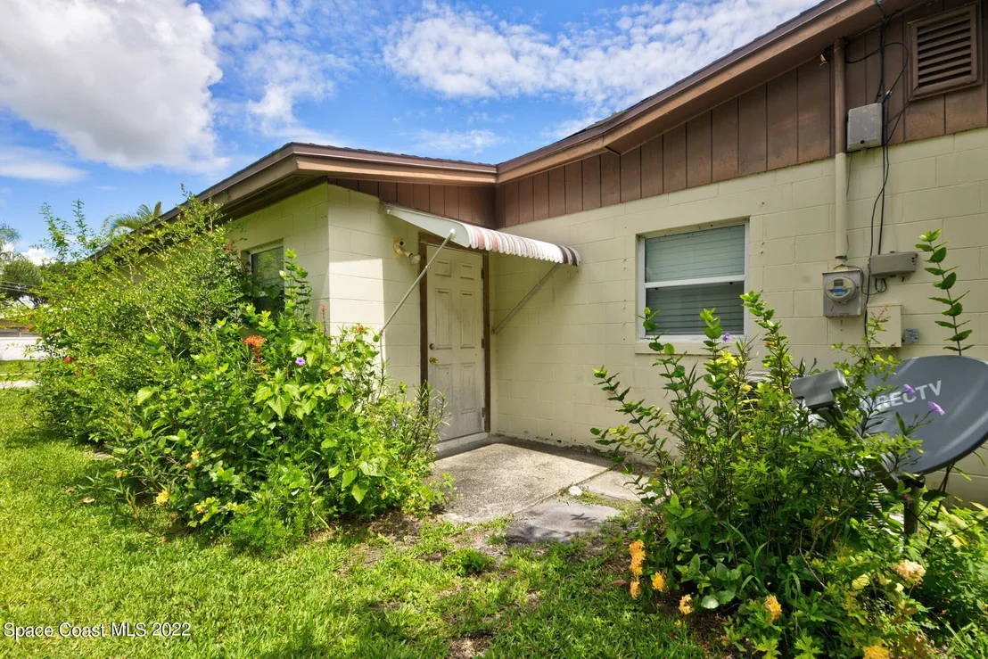 Photo of 1724 Golfview Drive