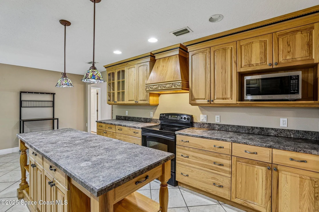 Photo of 2460 Lacourt Lane