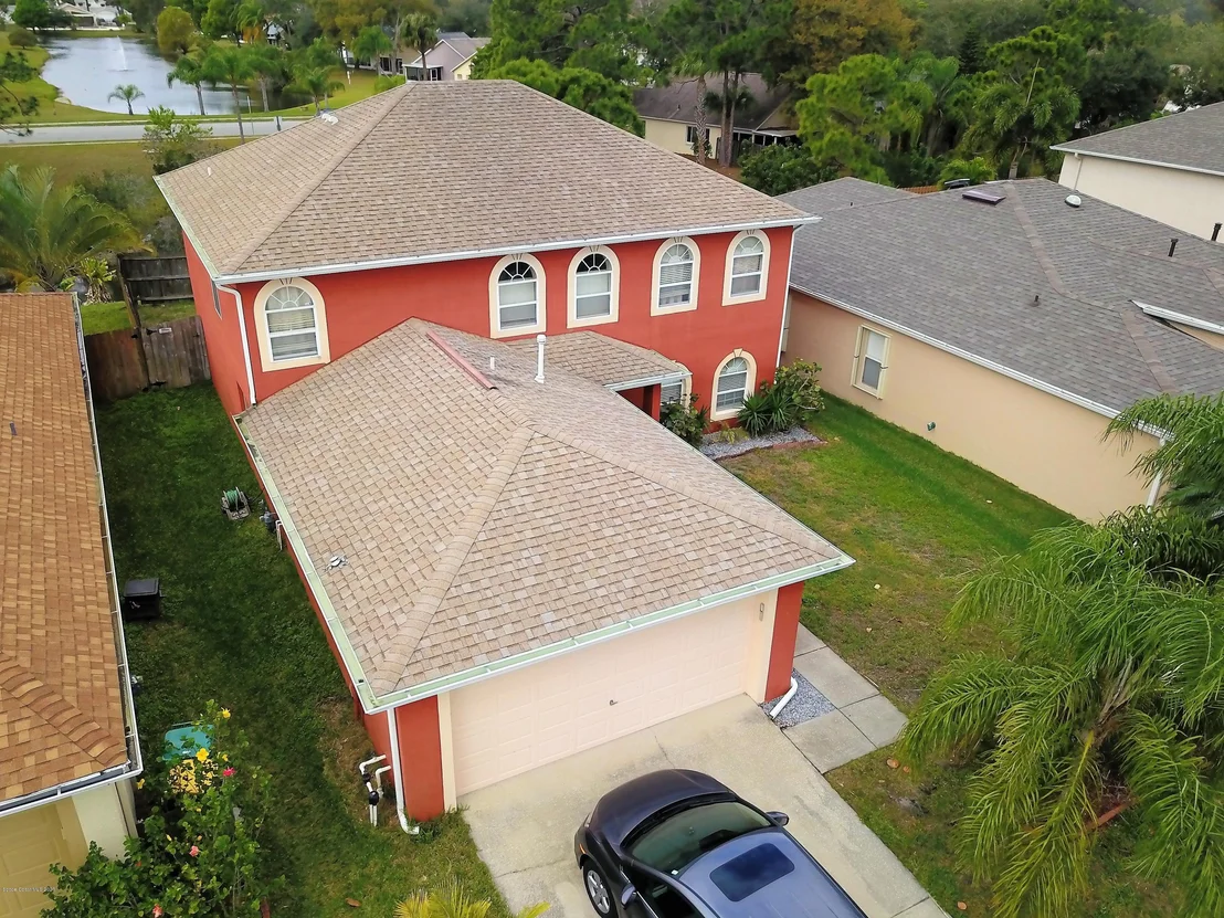 Photo of 1229 White Oak Circle