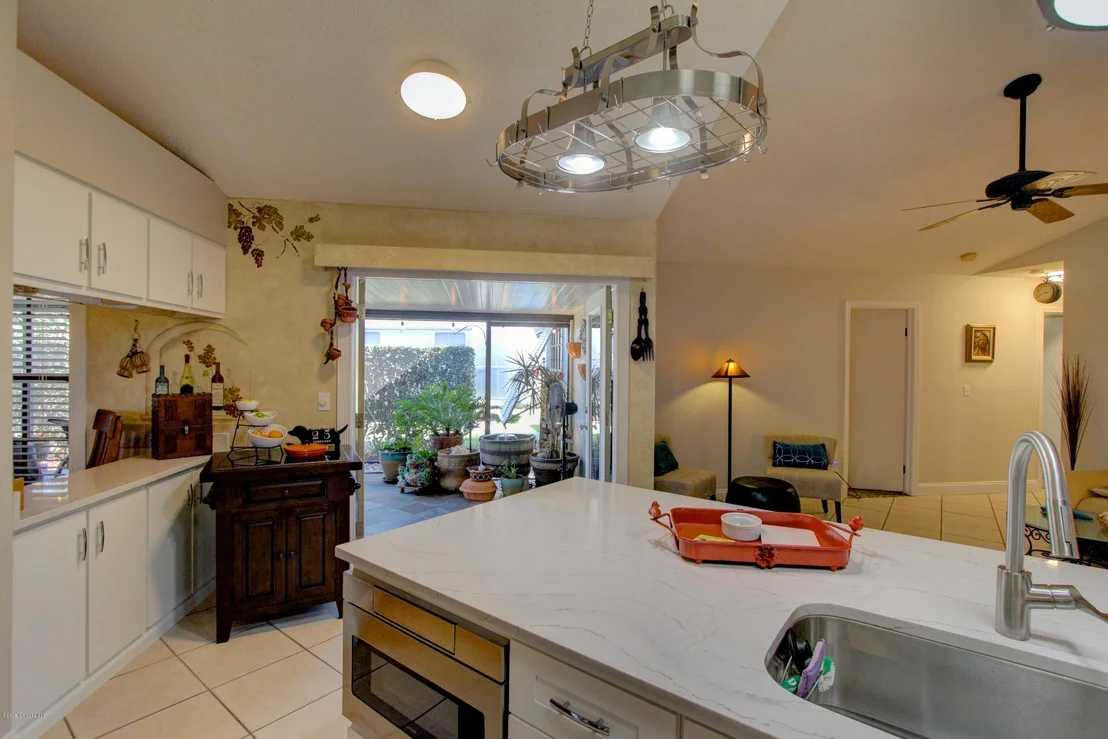 Photo of 1237 Lakeview Drive