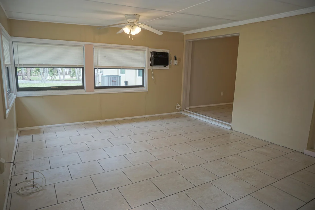Photo of 971 Fulton Lane NE