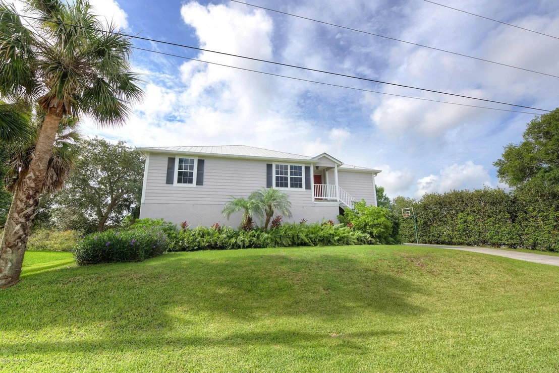 Photo of 4955 Evinrude Road