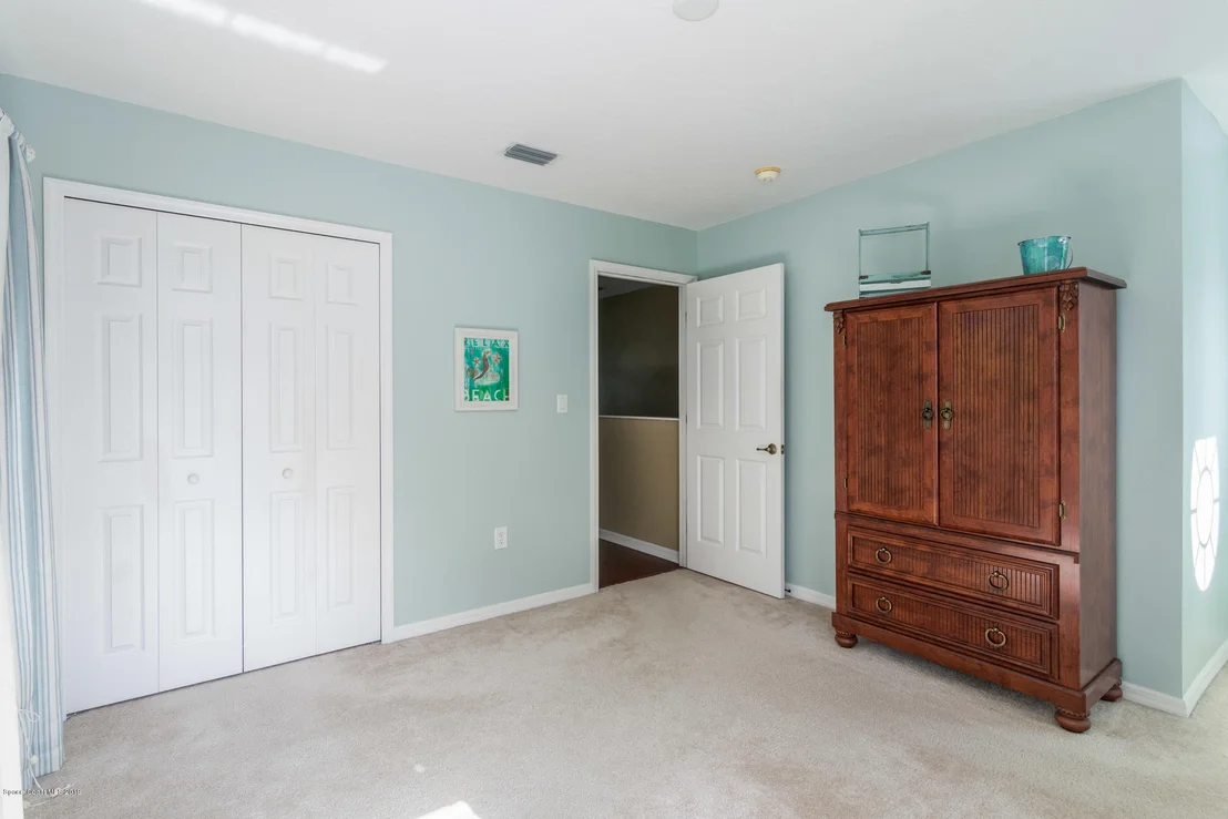 Photo of 1890 Windbrook Drive SE