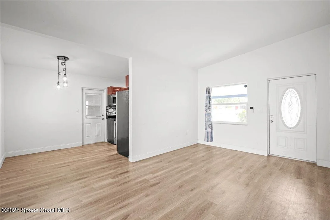 Photo of 411 Thomas Avenue
