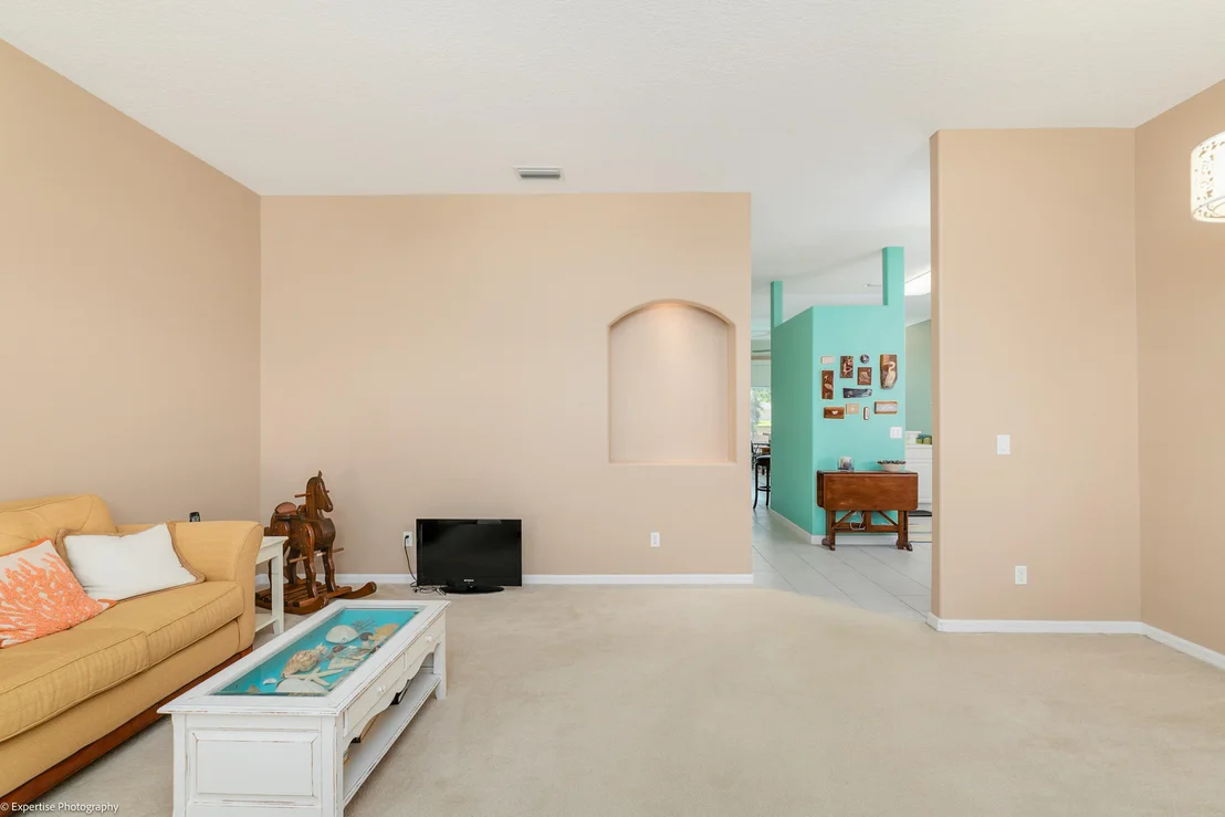 Photo of 829 Tavernier Circle NE