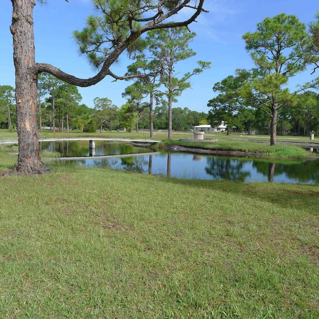 Photo of 4253 Pinewood Road