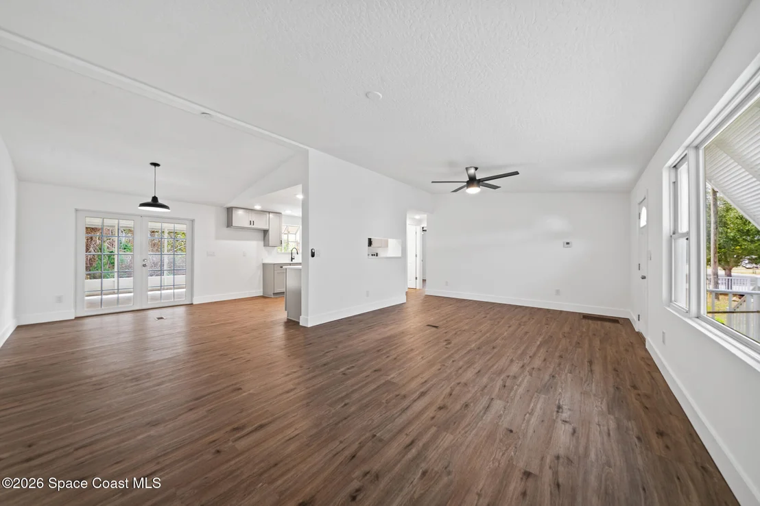 Photo of 935 Falcon Drive