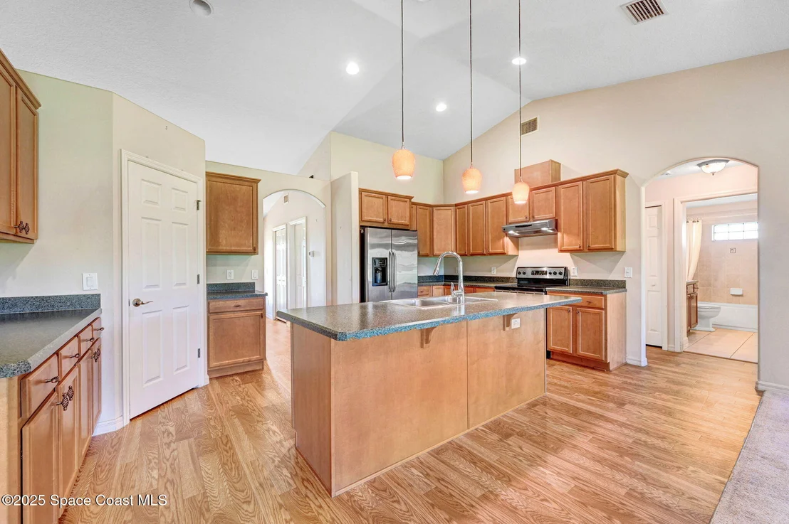 Photo of 1207 Van Tassel Trail NE