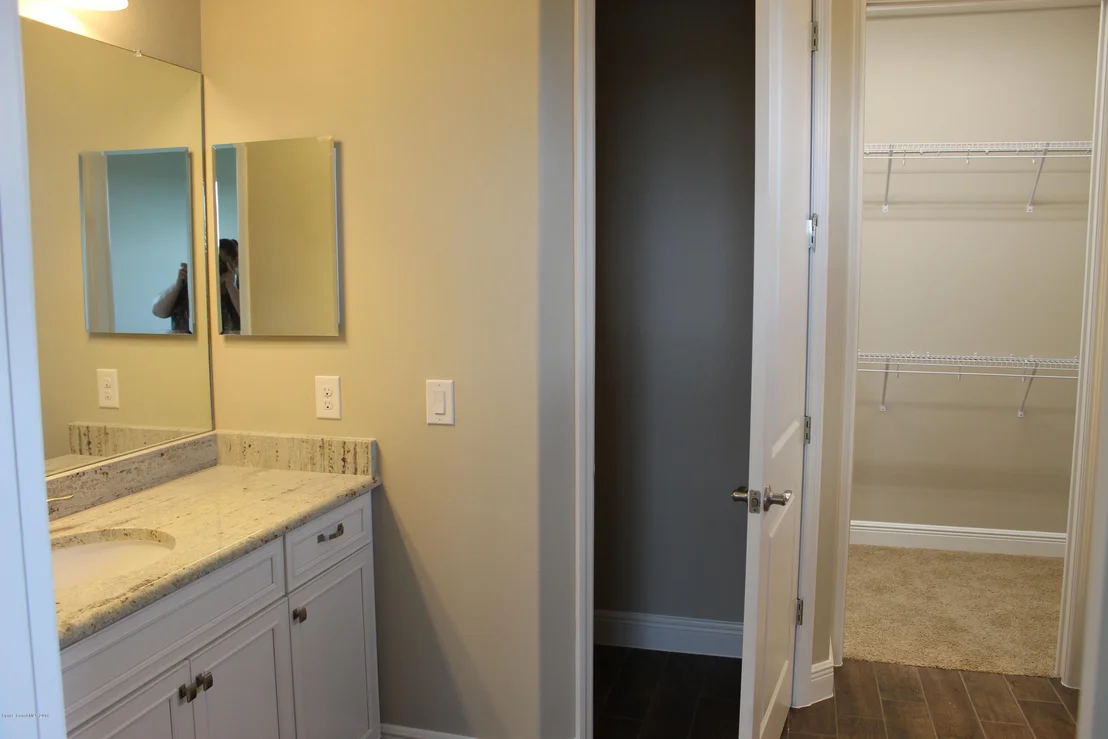 Photo of 7377 Bluemink Lane