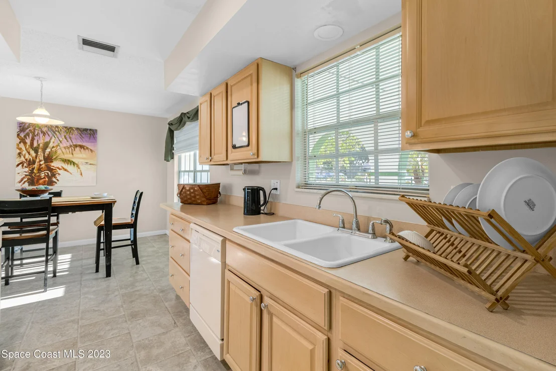 Photo of 1113 Cromey Road NE