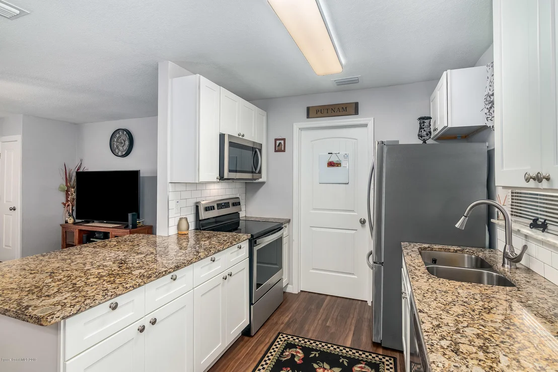 Photo of 710 Becker Avenue NE