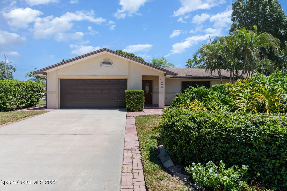 Photo of 2647 School Drive NE