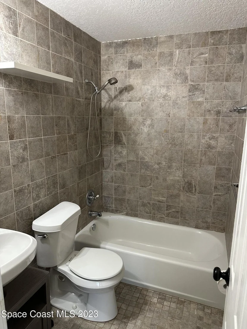 Photo of 1438 Albert Drive
