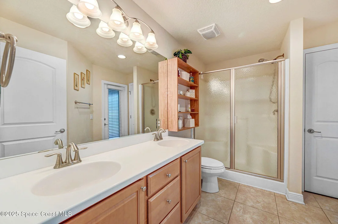 Photo of 2074 Botanica Circle