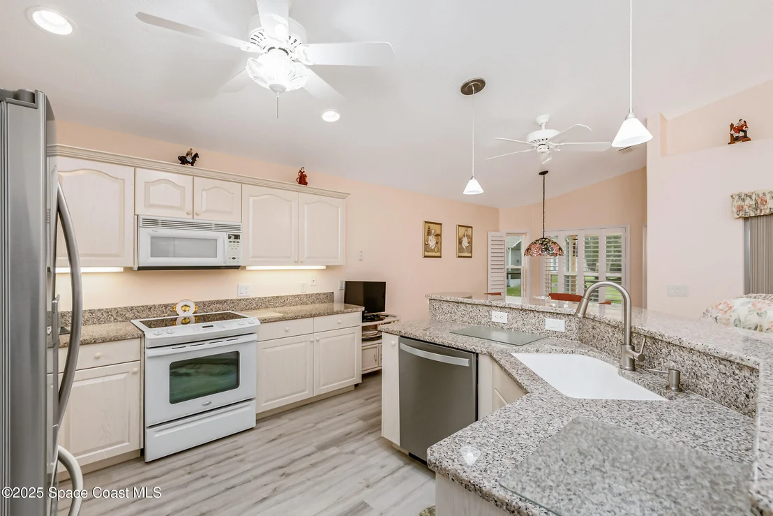 Photo of 1087 Pine Creek Circle NE