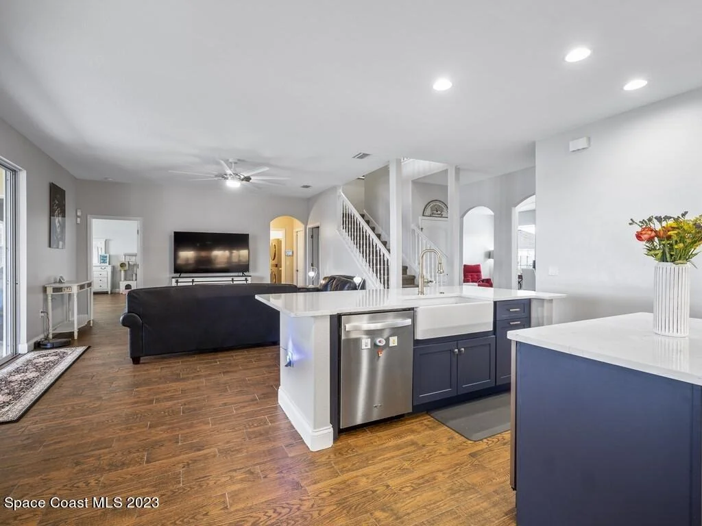 Photo of 3233 Hawthorne Avenue