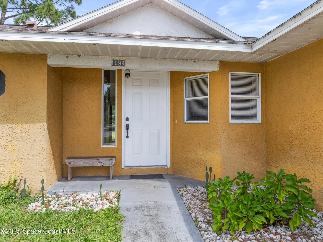 Photo of 1099 Pace Drive NW