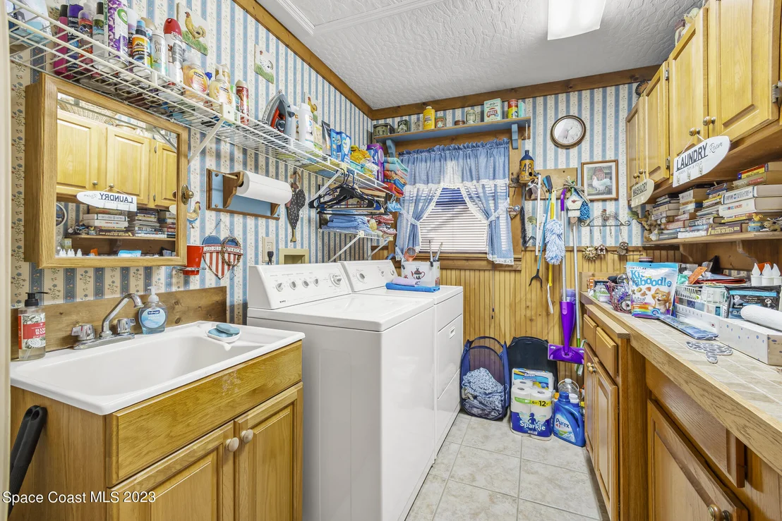Photo of 889 Spanish Wells Drive