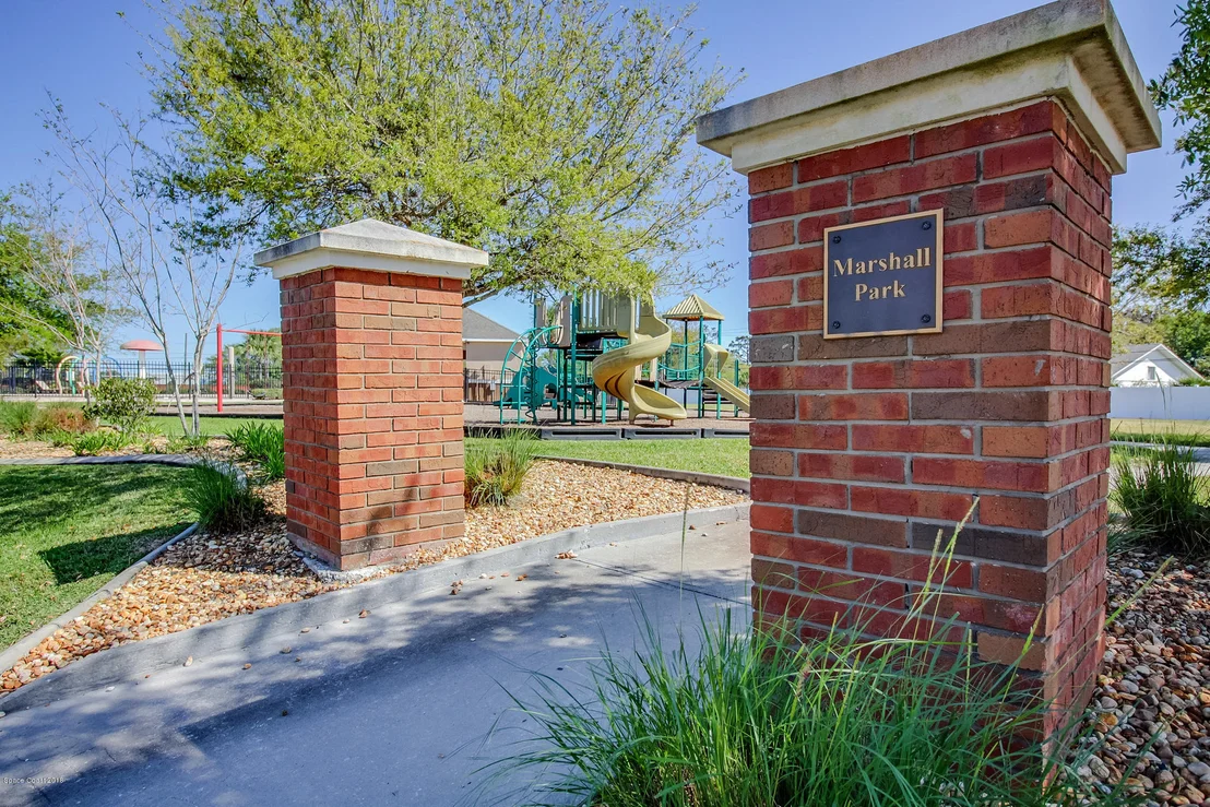 Photo of 1472 Hemingway Boulevard