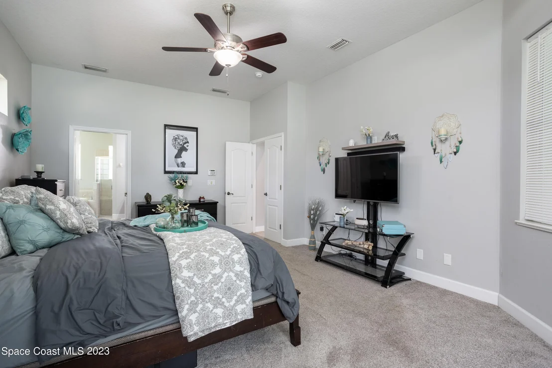 Photo of 1647 Auburn Lakes Drive