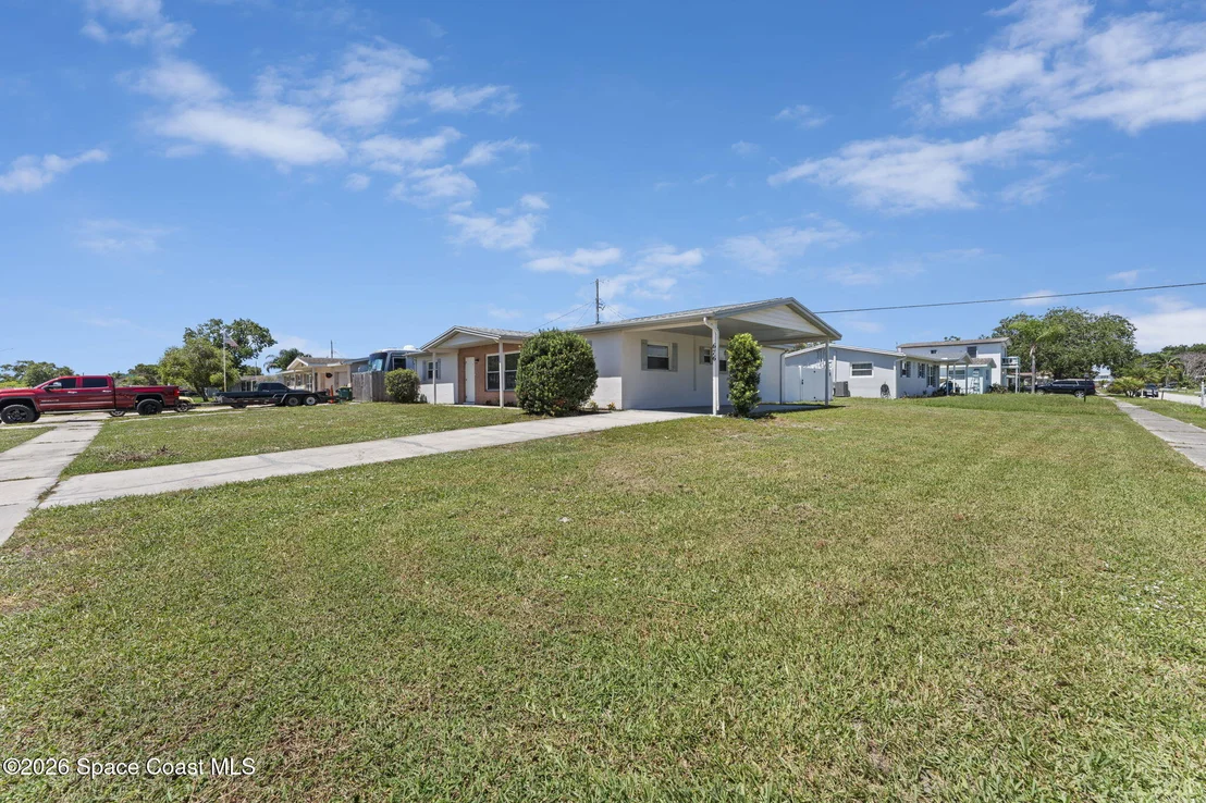Photo of 676 Ixora Drive