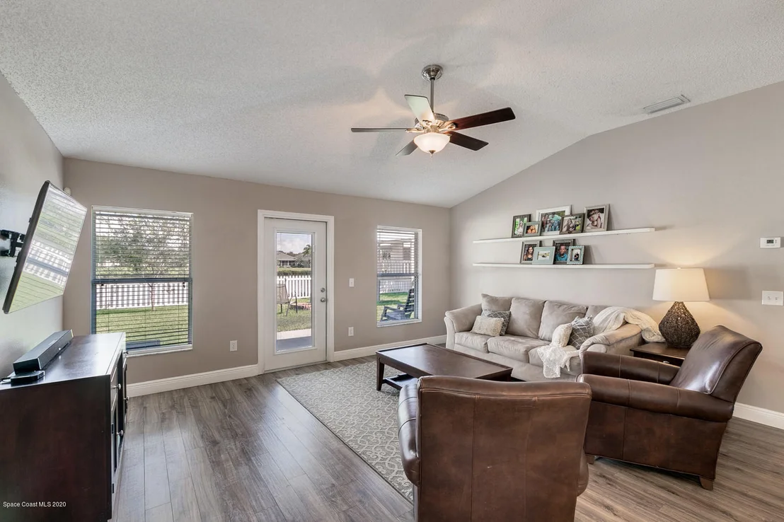 Photo of 2331 Bridgeport Circle