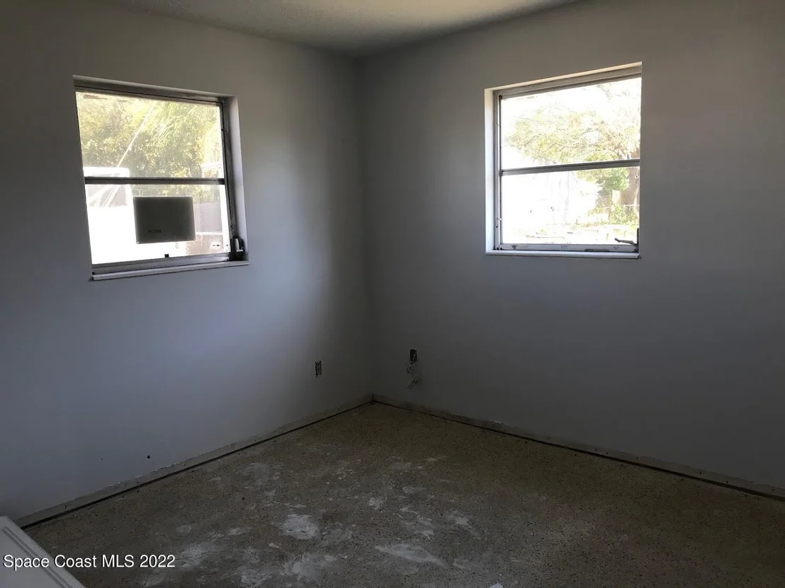 Photo of 1886 Ixora Drive W