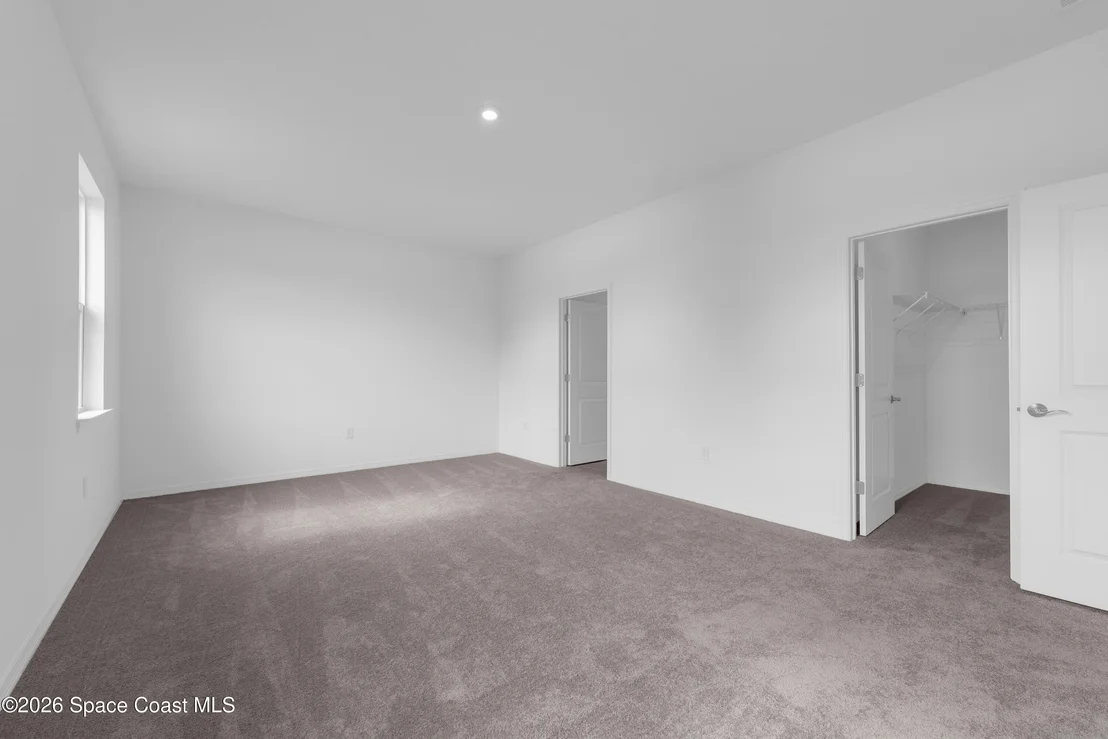 Photo of 1012 Banff Drive NE