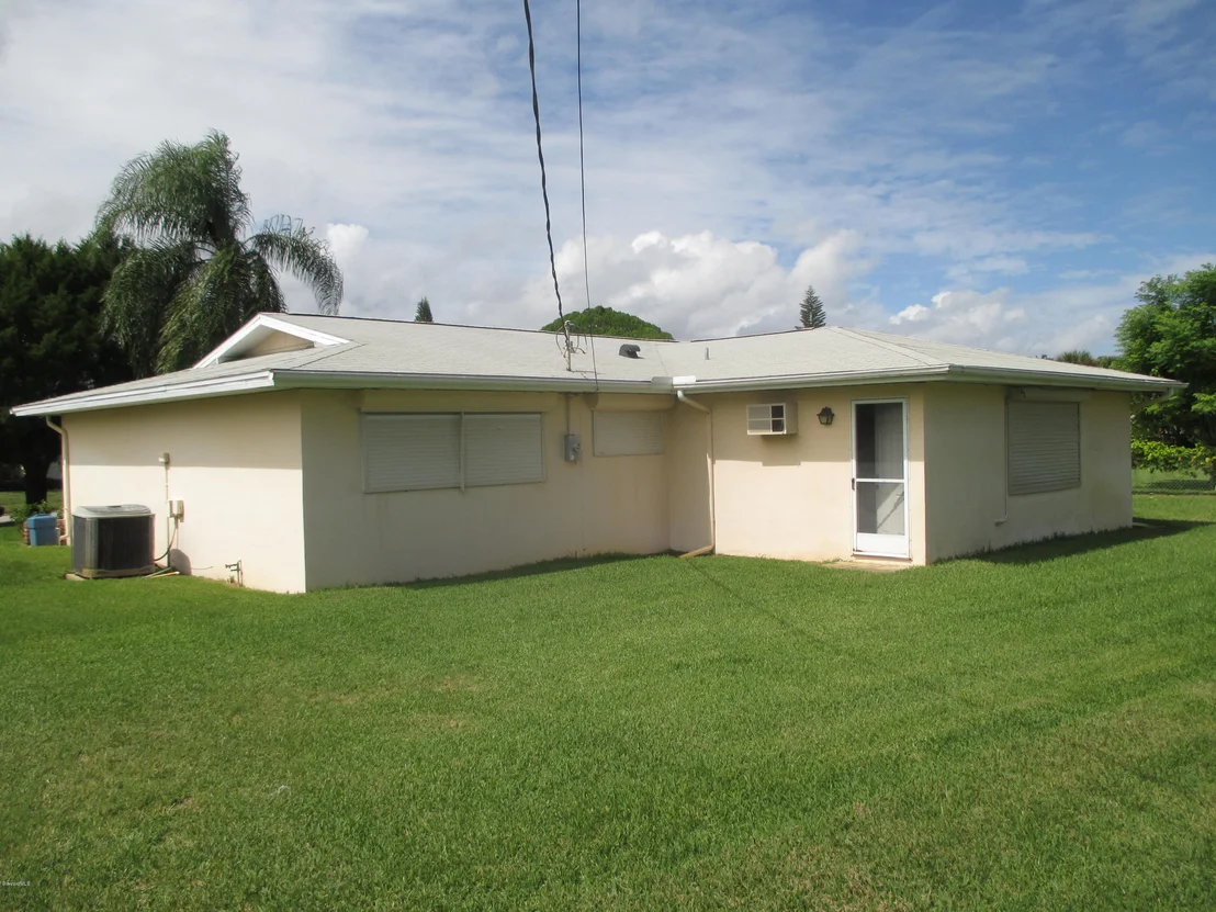 Photo of 711 NE Cobblestone Lane