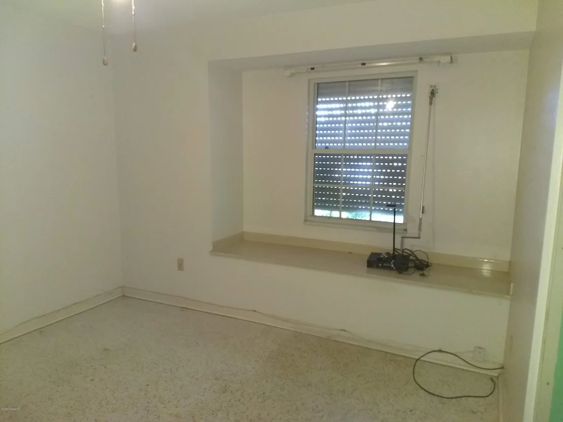 Photo of 800 Edwards Street NE