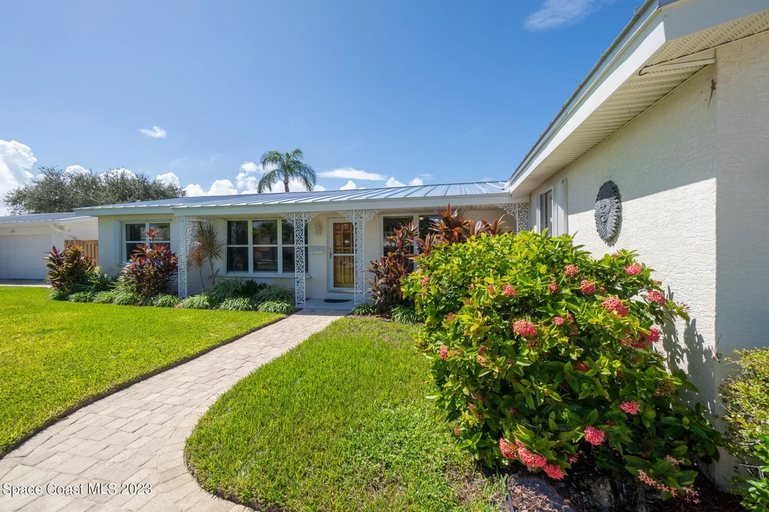 Photo of 209 River Road