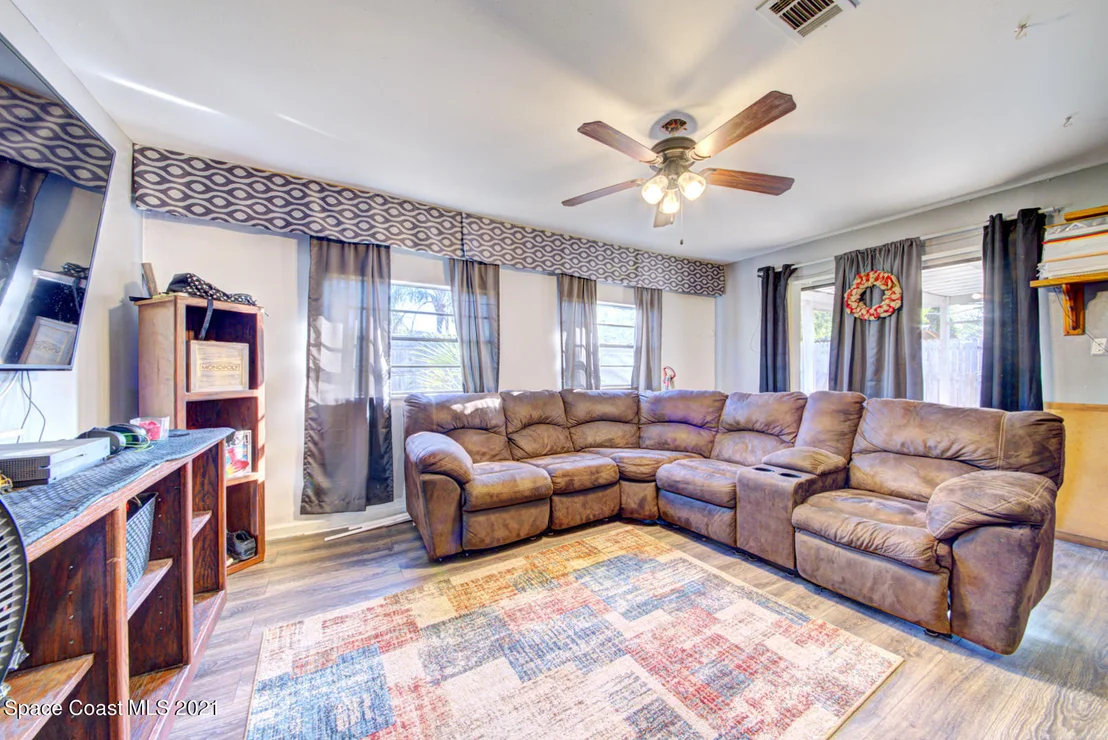 Photo of 1213 Vassar Lane