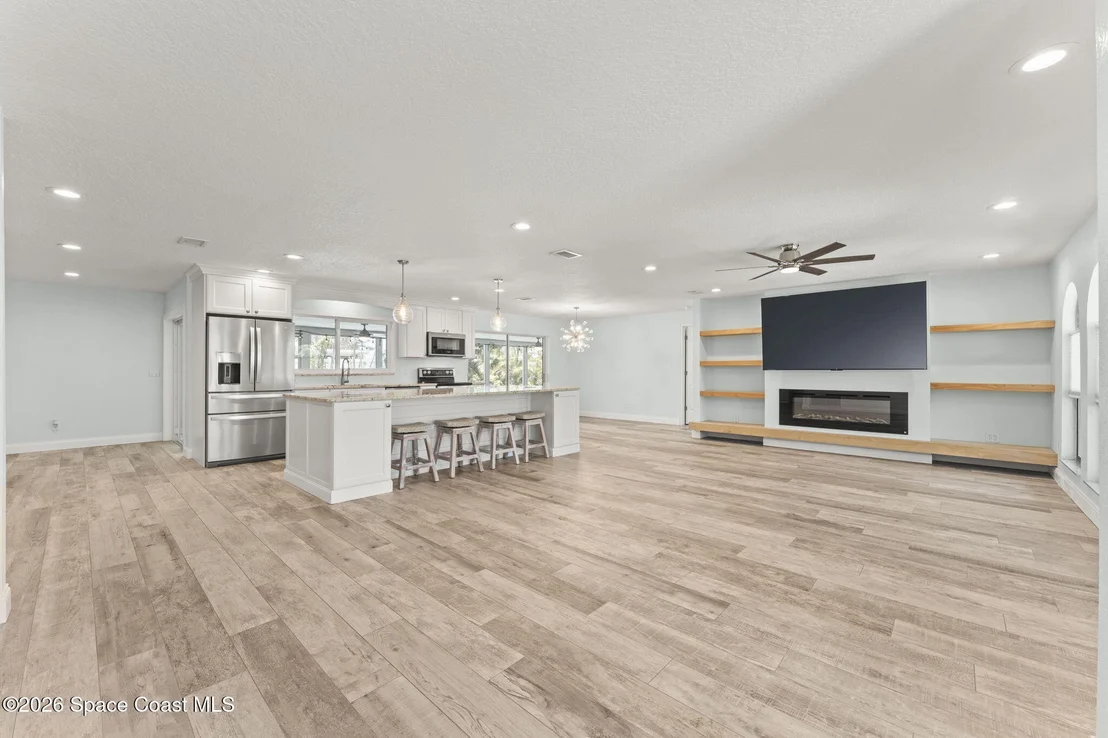 Photo of 398 Grant Avenue