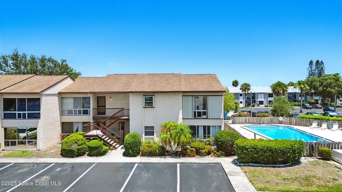 Photo of Unit 4H at 2500 Eagle Drive