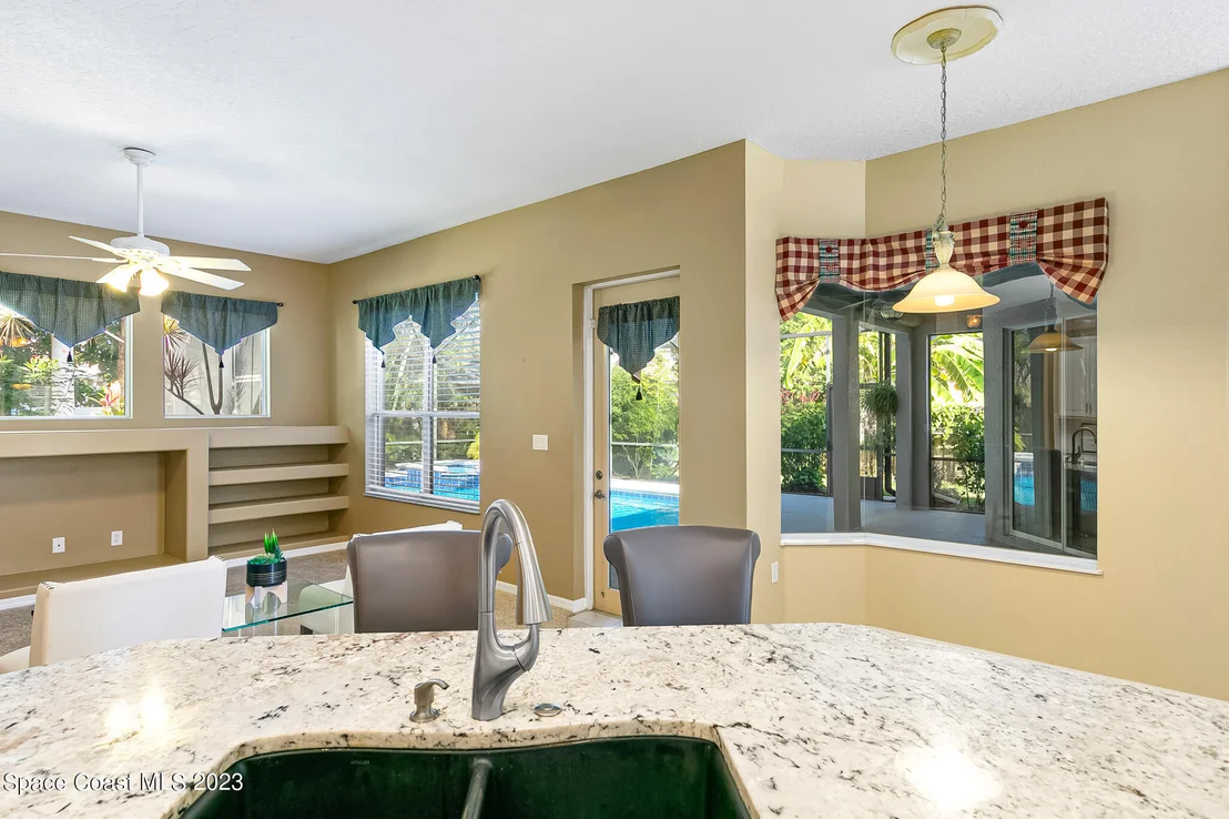 Photo of 6037 Arlington Circle