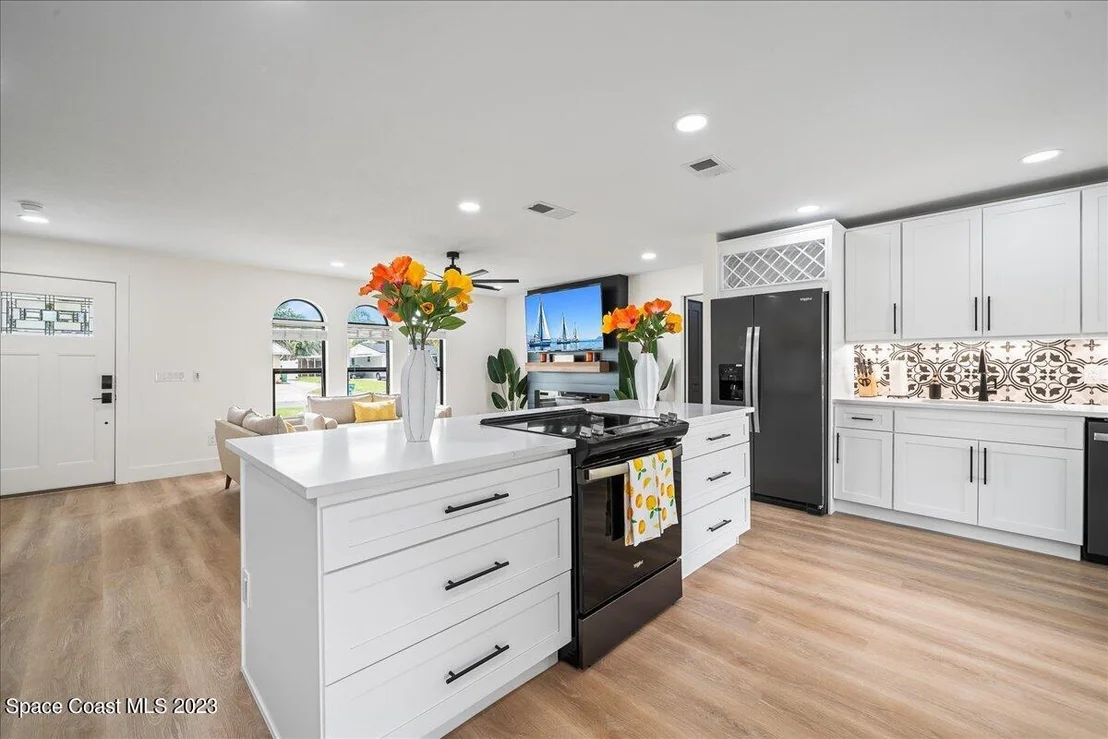 Photo of 2225 Abalone Avenue