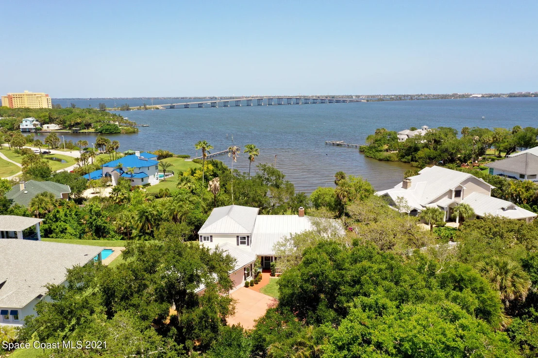 Photo of 400 Bay Point Drive