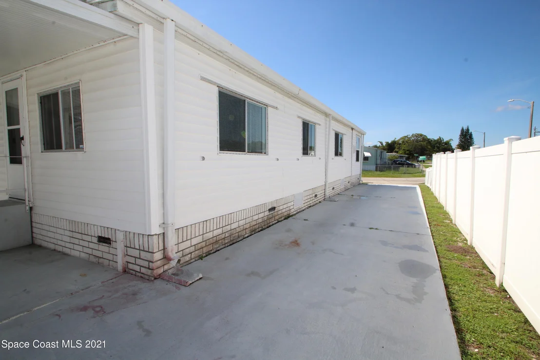 Photo of 2505 Amberly Road NE