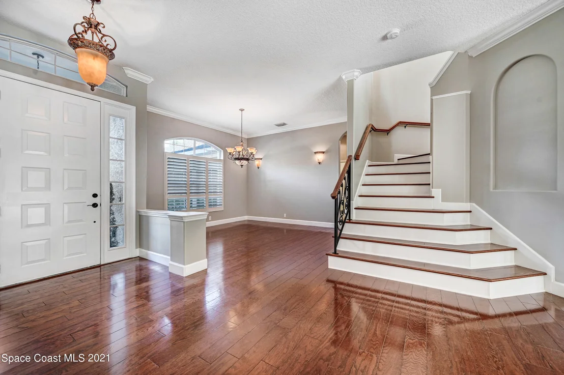 Photo of 882 Oak Park Drive