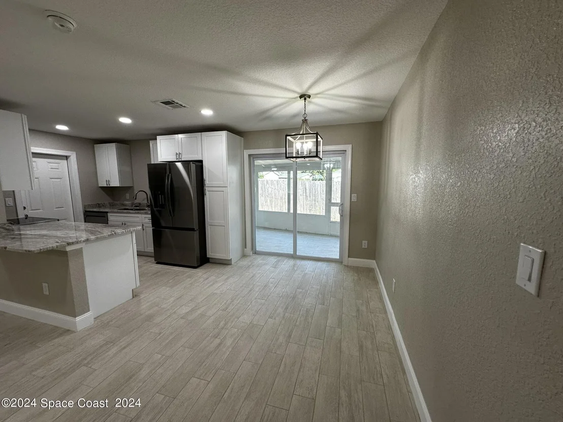 Photo of 1171 Abbey Circle NE