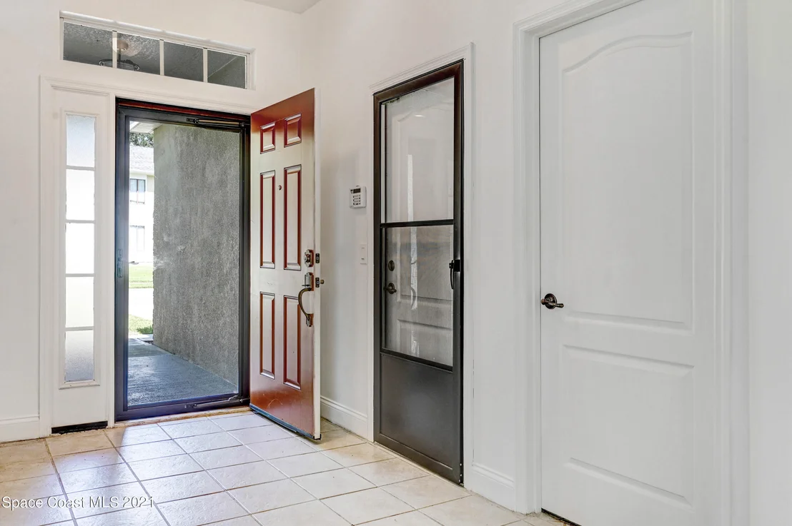 Photo of 312 Waterside Circle