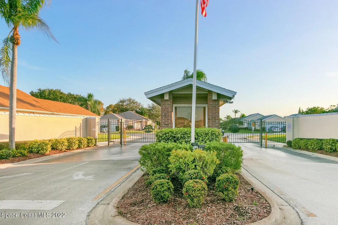 Photo of 960 Cross Lake Drive