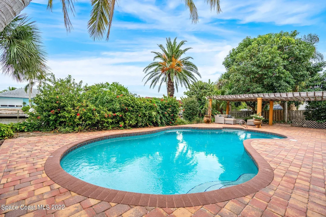 Photo of 442 Riverview Lane