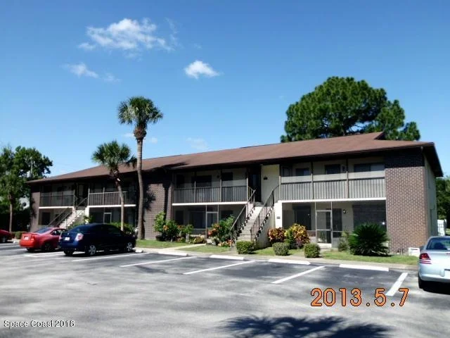 Photo of Unit 205 at 3213 Murrell Road